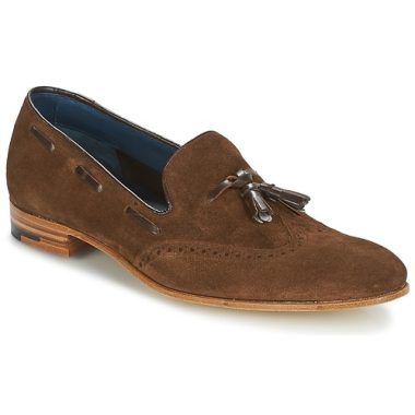 Mocassini Uomo Barker RAY Marrone in pelle di alta qualità, design elegante e raffinato, adatti per occasioni formali e casual. Acquista ora i mocassini Barker RAY per un comfort superiore e uno stile intramontabile. Perfetti per completare ogni outfit maschile.