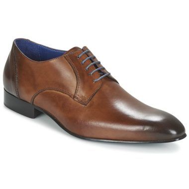 Scarpe Derby Uomo Carlington EMRONE Marrone in pelle, ideale per occasioni formali e casual. Elegante design classico con dettagli raffinati, perfette per ogni outfit. Acquista ora le Carlington EMRONE Marrone per un comfort e uno stile senza pari.