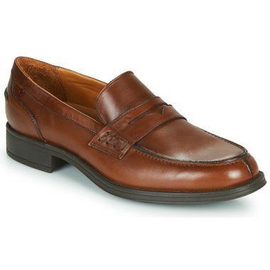 Mocassini uomo Carlington JALECK in marrone, eleganti e versatili, ideali per l'uso quotidiano e per occasioni speciali. Scarpe di alta qualità, perfette per un look sofisticato e moderno. Disponibili in diverse taglie, questi mocassini offrono comfort e stile. Acquista ora i Carlington JALECK marroni per completare il tuo guardaroba.