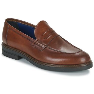 Mocassini uomo Carlington VARTUS in marrone, eleganti e versatili, ideali per ogni occasione. Scarpe di alta qualità, perfette per un look sofisticato e casual. Acquista ora i mocassini Carlington VARTUS per un comfort e uno stile senza tempo.