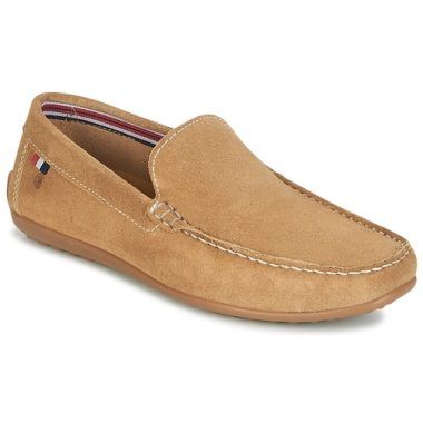 Mocassini Uomo Casual Attitude JALAYAREI in Marrone, eleganti e versatili per un look casual. Ideali per ogni occasione, questi mocassini offrono comfort e stile. Perfetti per l'uomo moderno che cerca scarpe di qualità per il tempo libero. Acquista ora i mocassini Casual Attitude JALAYAREI e completa il tuo guardaroba con un tocco di classe.