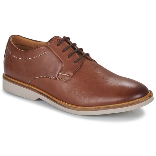Scarpe uomo Clarks ATTICUS LTLACE marrone, derby elegante in pelle, perfette per occasioni formali e casual. Design sofisticato e comfort eccezionale, ideale per l'ufficio e il tempo libero. Acquista online ora le Clarks ATTICUS LTLACE marroni per un look raffinato e alla moda.