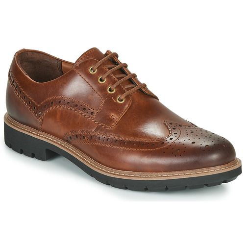 Scarpe derby Clarks BATCOMBE WING Marrone per uomo, realizzate in pelle di alta qualità, con design elegante e comodità ottimale. Perfette per occasioni formali e casual, queste scarpe offrono stile e versatilità. Ideali per l'uso quotidiano, sono un must-have per ogni guardaroba maschile. Scopri il comfort e la raffinatezza delle scarpe Clarks BATCOMBE WING Marrone.