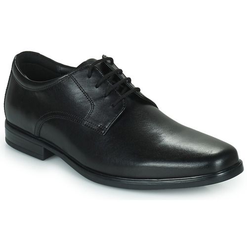 Scarpe uomo Clarks Howard Walk Nero Derby, design elegante e raffinato, perfette per ogni occasione. Realizzate con materiali di alta qualità per garantire comfort e durata, queste scarpe sono ideali per l'uomo moderno. Disponibili in nero, si adattano facilmente a vari stili e outfit. Acquista ora le Clarks Howard Walk Nero per un tocco di classe nel tuo guardaroba.