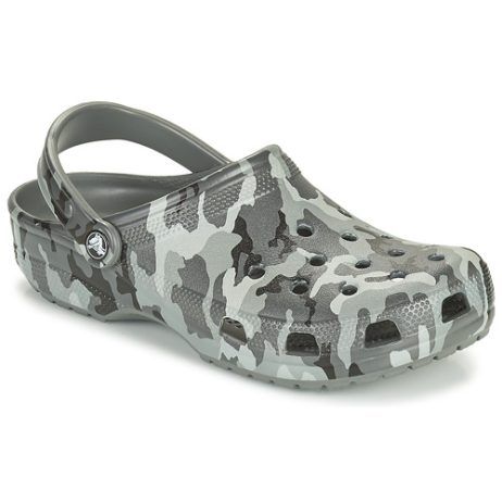 Zoccoli Uomo Crocs CLASSIC PRINTED CAMO CLOG in grigio, design camouflage multicolore, comfort eccezionale e stile unico per ogni occasione. Perfetti per il tempo libero e l'uso quotidiano, questi zoccoli Crocs combinano praticità e tendenze moda. Acquista ora i tuoi Crocs CLASSIC PRINTED CAMO CLOG e aggiungi un tocco di originalità al tuo look!