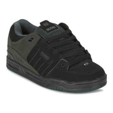 Scarpe da skate Uomo Globe FUSION Nero, perfette per il massimo comfort e stile. Design moderno, suola resistente e supporto eccellente, ideali per gli appassionati di skateboarding e per l’uso quotidiano. Acquista ora le Globe FUSION in Nero per un look urbano e dinamico.