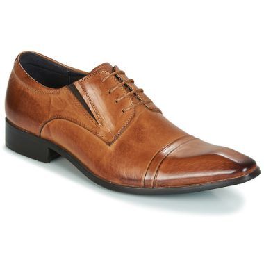 Scarpe derby da uomo Kdopa LENNON in marrone, eleganti e versatili, ideali per qualsiasi occasione. Realizzate con materiali di alta qualità, offrono comfort e stile. Perfette per il lavoro o il tempo libero, queste scarpe Kdopa rappresentano il mix ideale di moda e funzionalità. Acquista ora il tuo paio di Kdopa LENNON Marrone!