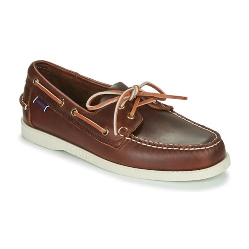 Scarpe da barca Uomo Sebago PORTLAND WAXED Marrone, realizzate in pelle di alta qualità con finitura cerata per una maggiore resistenza all'acqua e durata. Design classico ed elegante, perfette per ogni occasione, dal weekend in barca a una passeggiata in città. Comfort e stile in un'unica scarpa, ideale per gli amanti della moda e della funzionalità.