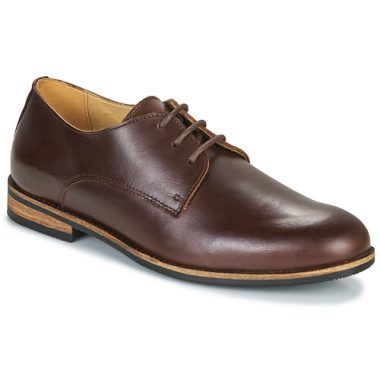 Scarpe uomo So Size SYLDO Marrone Derby, eleganti e versatili, perfette per ogni occasione. Realizzate con materiali di alta qualità per garantire comfort e durata, queste scarpe Derby marroni si adattano facilmente a diversi outfit. Ideali per l'ufficio o per eventi formali, il design classico le rende un must-have nel guardaroba maschile. Acquista ora e completa il tuo stile con le scarpe So Size SYLDO, un'ottima scelta per l'uomo moderno.