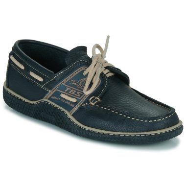 Scarpe da barca uomo TBS GLOBEK Blu, eleganti e comfortable, ideali per l'estate e le attività nautiche. Design moderno e materiali di alta qualità per una calzatura resistente e trendy. Perfette per abbinamenti casual e dallo stile sportivo. Acquista ora le TBS GLOBEK Blu per un look sofisticato e funzionale.