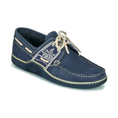 Scarpe da barca uomo TBS GLOBEK Blu, eleganti e resistenti, ideali per l'estate e per le uscite in mare. Design moderno e comfort ottimale, perfette per un look casual e alla moda. Acquista ora le tue TBS GLOBEK Blu e distinguiti con stile.