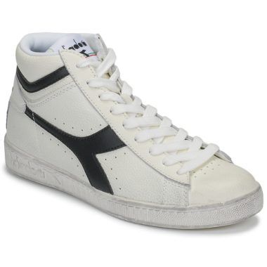 Sneakers alte uomo Diadora GAME L HIGH WAXED in colore bianco, perfette per un look sportivo e trendy. Queste scarpe offrono comfort e stile, ideali per ogni occasione. Acquista ora le Diadora GAME L HIGH WAXED e completa il tuo outfit con un tocco di classe!