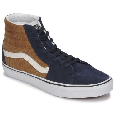 Sneakers alte da uomo Vans SK8-Hi Marine, un modello iconico con design elegante e comodo, ideale per gli amanti dello streetwear. Realizzate con materiali di alta qualità, queste scarpe offrono supporto e stile per ogni occasione. Perfette per abbinamenti casual e sportivi. Aggiungi un tocco di moda al tuo guardaroba con le Vans SK8-Hi Marine.