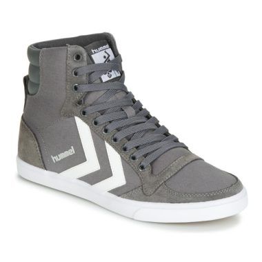 Sneakers alte uomo Hummel TEN STAR HIGH in grigio, design elegante e sportivo, perfette per comfort e stile quotidiano. Acquista ora le Hummel TEN STAR HIGH Grigio e completa il tuo look con queste scarpe alla moda.