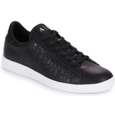 Sneakers Uomo Armani Exchange XUX016 Nero: eleganti e alla moda, queste sneakers sono perfette per ogni occasione. Realizzate con materiali di alta qualità, offrono comfort e stile. Ideali per un look casual o sportivo, le Armani Exchange XUX016 Nero sono il must-have per gli amanti della moda maschile.