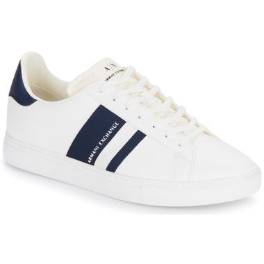 Sneakers uomo Armani Exchange XUX173 Bianco, eleganti e alla moda, perfette per ogni occasione. Acquista online il tuo paio di scarpe di alta qualità per un look contemporaneo e trendy. Ideali per il tempo libero e per l'uso quotidiano. 