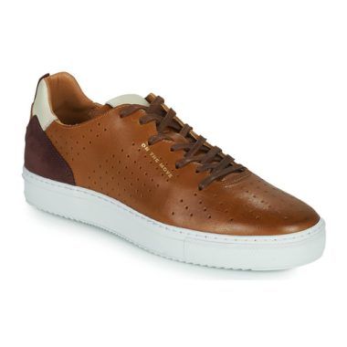 Sneakers uomo Carlington FREDDI Marrone, eleganti e comode, perfette per ogni occasione. Design moderno e materiali di alta qualità, ideali per chi cerca stile e comfort. Disponibili online per l'acquisto immediato.