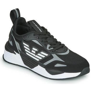 Sneakers Uomo Emporio Armani EA7 BLACES Nero: eleganti e sportive, queste scarpe offrono un design moderno con dettagli distintivi del marchio. Realizzate con materiali di alta qualità, assicurano comfort e stile per ogni occasione. Ideali per il tempo libero o per completare un look casual-chic. Scopri il perfetto equilibrio tra moda e funzionalità con le sneakers Emporio Armani EA7 BLACES.