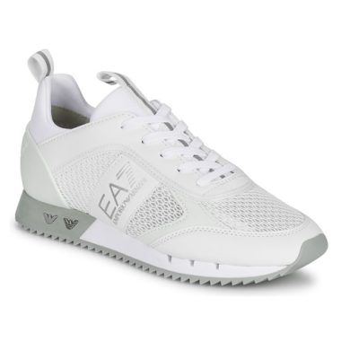 Sneakers da uomo Emporio Armani EA7 BLACK WHITE LACES in bianco, eleganti e alla moda, perfette per il lifestyle contemporaneo. Queste sneakers combinano stile e comfort, ideali per ogni occasione. Scopri l'eleganza del marchio Emporio Armani con queste esclusive sneakers da uomo.