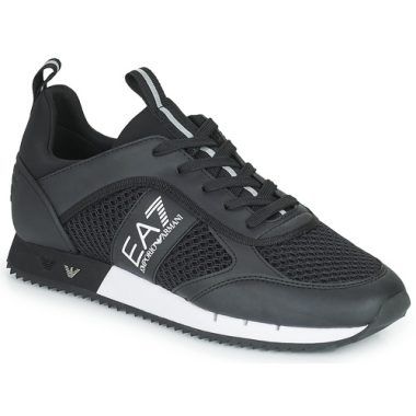 Sneakers uomo Emporio Armani EA7 LACES U Nero, eleganti e sportive, perfette per ogni occasione. Design moderno e materiali di alta qualità per uno stile unico. Acquista ora le sneakers Emporio Armani EA7 e aggiungi un tocco di classe al tuo outfit!