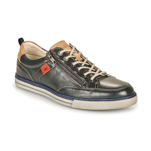 "Fluchos QUEBEC Blu Sneakers Uomo - eleganti e confortevoli scarpe sportive, perfette per un look casual e alla moda. Realizzate con materiali di alta qualità per garantire durabilità e comfort durante la giornata. Ideali per ogni occasione, dalle passeggiate quotidiane agli eventi informali."