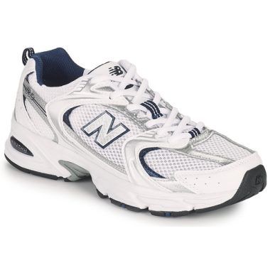 Sneakers uomo New Balance 530 Bianco, eleganti e comode, perfette per un look casual e sportivo. Queste sneaker offrono un'ottima traspirabilità e supporto, ideali per ogni occasione. Acquista ora le New Balance 530 Bianco, l'alleato perfetto per il tuo stile quotidiano.