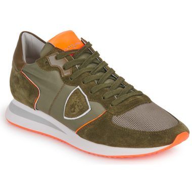 Sneakers Uomo Philippe Model TROPEZ X LOW MAN Kaki: eleganti e versatili, queste sneaker in tonalità kaki sono perfette per ogni occasione. Realizzate con materiali di alta qualità, offrono comfort e stile, rendendole un must-have per gli amanti della moda. Acquista ora le Philippe Model TROPEZ X LOW MAN e completa il tuo look con un tocco contemporaneo.