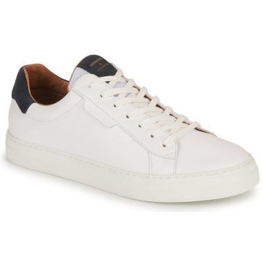 "Scopri le Sneakers Uomo Schmoove SPARK CLAY Bianco, l'ideale per uno stile casual e moderno. Realizzate con materiali di alta qualità, queste sneakers offrono comfort e versatilità, perfette per ogni occasione. Acquista ora le tue Schmoove SPARK CLAY per un look trendy e alla moda."