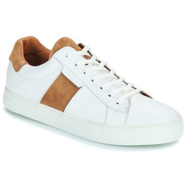 Sneakers uomo Schmoove SPARK GANG M Bianco, elegante e moderna, ideale per l'abbigliamento casual. Disegnate per comfort e stile, queste scarpe sono perfette per ogni occasione. Scopri le ultime tendenze nel mondo delle sneakers con Schmoove!