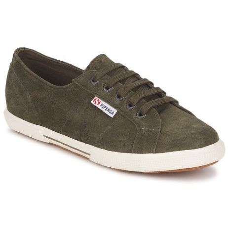 Sneakers uomo Superga 2950 Kaki, modelli di alta qualità con design contemporaneo. Scarpa perfetta per ogni occasione, disponibile in color kaki. Comfort e stile unici per gli amanti della moda. Ideale per il tempo libero e le uscite quotidiane.