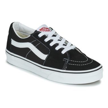 Sneakers Uomo Vans SK8-LOW Nero, eleganti e alla moda, perfette per ogni occasione. Design classico con dettagli moderni, suola in gomma per un'ottima aderenza. Acquista ora le Vans SK8-LOW Nero per un look casual senza tempo!