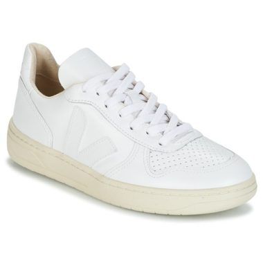 Sneakers Uomo Veja V-10 Bianco, eleganti e sostenibili, realizzate con materiali di alta qualità. Design moderno e versatile, perfette per ogni occasione. Acquista ora le Veja V-10 e completa il tuo look con stile.