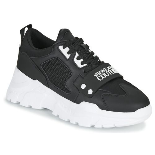 Sneakers Uomo Versace Jeans Couture THANNA Nero: eleganti e trendy, queste sneakers offrono un design moderno e materiale di alta qualità, perfette per ogni occasione casual. Aggiungi un tocco di stile al tuo look con le autentiche sneakers Versace Jeans Couture.