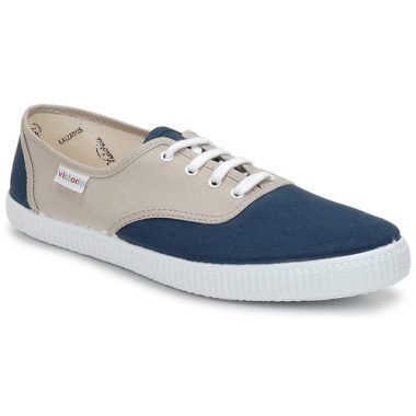 Sneakers uomo Victoria INGLESA BICOLOR Beige, eleganti e versatili, perfette per un look casual e alla moda. Comfort e stile per ogni occasione, ideali per completare il tuo guardaroba. Acquista ora le Victoria INGLESA BICOLOR Beige e fai un passo verso la tendenza!