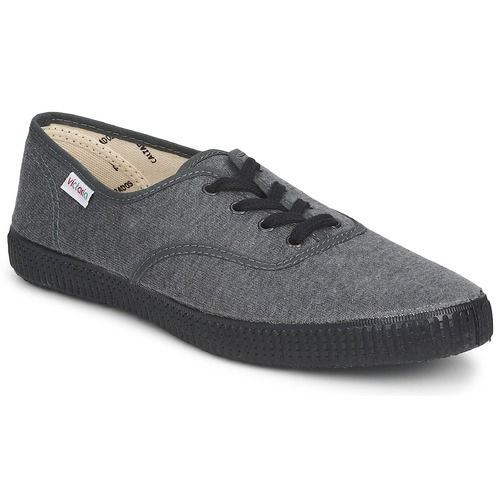 Sneakers Uomo Victoria Tribu Grigio, stile moderno e comfort superiore, ideali per outfit casual. Design elegante con dettagli affascinanti, perfette per ogni occasione. Acquista ora le migliori sneakers Victoria Tribu Grigio per un look alla moda e funzionale.