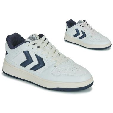 "Scopri le Sneakers Uomo hummel ST POWER PLAY RT Bianco, perfette per un look sportivo e moderno. Queste scarpe offrono comfort e stile, ideali per attività quotidiane e occasioni casual. Acquista ora la tua paia e completa il tuo outfit con le migliori sneakers hummel."