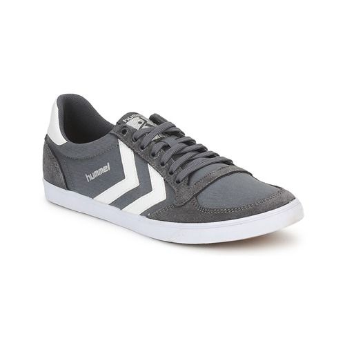 Sneakers uomo hummel TEN STAR LOW CANVAS in grigio, eleganti e versatili, perfette per un look casual e alla moda. Design contemporaneo e comfort ottimale, ideali per ogni occasione. Acquista ora le migliori sneakers hummel per un'ottima performance e stile.