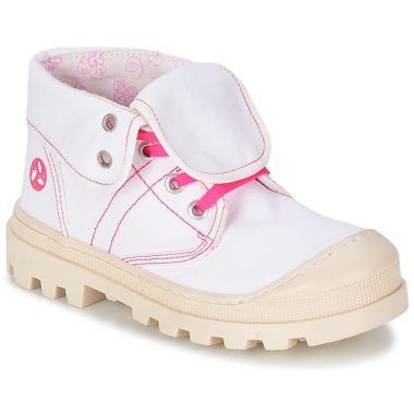 Stivaletti bambina ragazza Citrouille et Compagnie BASTINI Bianco, eleganti e comodi, perfetti per ogni occasione. Acquista online gli stivali per bambini di alta qualità, ideali per la stagione invernale.