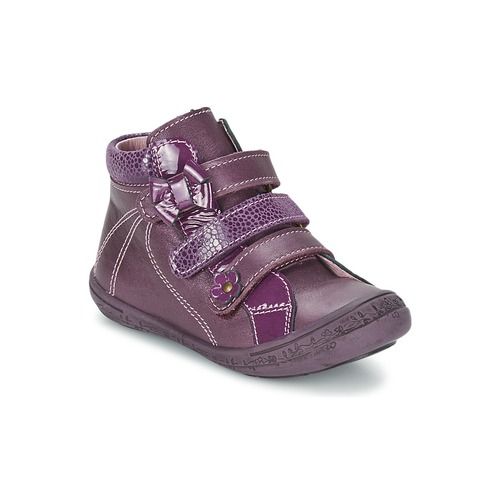 Stivaletti bambina ragazza Citrouille et Compagnie FALIE Viola, eleganti e comodi, perfetti per ogni occasione. Realizzati con materiali di alta qualità, garantiscono comfort e stile per le piccole fashioniste. Ideali per outfit primaverili ed estivi, questi stivaletti si abbinano facilmente a diversi look. Acquista ora i Citrouille et Compagnie Stivaletti FALIE Viola per un tocco di classe alla moda infantile.