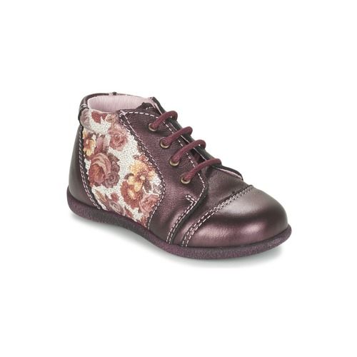 Stivaletti bambina ragazza Citrouille et Compagnie FRICOL viola, perfetti per ogni occasione, realizzati con materiali di alta qualità per garantire comfort e stile. Ideali per la stagione autunnale e invernale, questi stivaletti offrono una calzata sicura e un design trendy che farà felice ogni giovane fashionista. Acquista ora gli stivaletti Citrouille et Compagnie FRICOL per un look unico e alla moda!