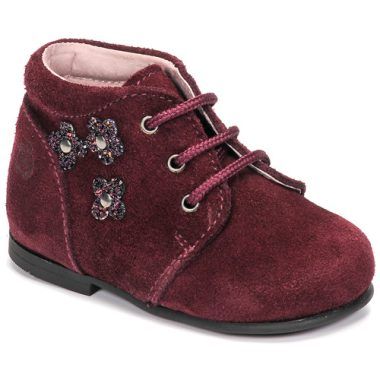 Stivaletti Citrouille et Compagnie per bambina, modello NONUP, di colore rosso. Perfetti per la stagione, questi stivaletti uniscono stile e comfort, ideali per ogni occasione. Realizzati con materiali di alta qualità, offrono una vestibilità ottimale e un design accattivante per le piccole fashioniste. Aggiungi un tocco di colore al guardaroba della tua bambina con questi stivaletti irresistibili!
