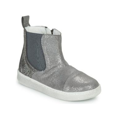 Stivaletti bambina ragazza Citrouille et Compagnie PIMANE Grigio: eleganti e resistenti, ideali per l'autunno e l'inverno, perfetti per il look di ogni giorno. Scarpe alla moda per le piccole, realizzate con materiali di alta qualità per garantire comfort e stile. Accessorio indispensabile per le giovani fashioniste.