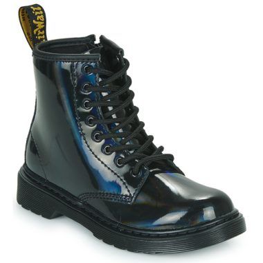 Stivaletti bambina ragazza Dr. Martens 1460 J Nero BLACK RAINBOW, eleganti e resistenti, perfetti per ogni occasione. Design iconico con suola robusta, ideali per garantire comfort e stile. Perfetti per l'abbigliamento quotidiano e per completare look di tendenza. Acquista ora i tuoi Dr. Martens!