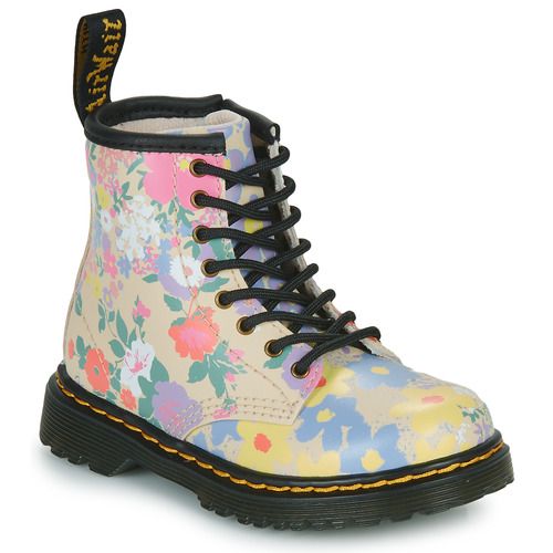 Stivaletti bambina ragazza Dr. Martens 1460 T Beige, eleganti e confortevoli, perfetti per ogni occasione. Design iconico con tomaia in pelle di alta qualità e suola resistente. Ideali per completare il look di stile delle giovani fashioniste. Acquista ora i Dr. Martens Stivaletti 1460 T Beige per un'ottima combinazione di moda e comfort.