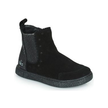 Stivaletti bambina ragazza Mod'8 BLANOU in nero, perfetti per la moda infantile. Design elegante e alla moda, questi stivaletti offrono comfort e stile per ogni occasione. Ideali per combinare con outfit casual o per eventi speciali, sono un must-have per il guardaroba delle più giovani. Scopri la qualità e la versatilità degli stivaletti Mod'8 BLANOU, l'ideale per ogni stagione!