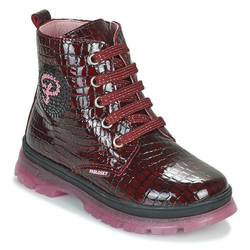 Stivaletti Pablosky 404167 per bambina, colore Bordeaux, eleganti e confortevoli, ideali per ogni stagione. Scarpe per ragazze realizzate con materiali di alta qualità, perfette per garantire comfort e stile. Acquista ora gli stivaletti Pablosky per un look alla moda e una vestibilità impeccabile.