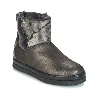 "Unisa Stivaletti bambina ragazza FIS Argento, eleganti e alla moda, realizzati in materiali di alta qualità, perfetti per ogni occasione. Scopri il comfort e lo stile di questi stivaletti imperdibili per le giovani fashioniste."