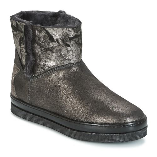 Stivaletti bambina ragazza Unisa FIS Argento in ecopelle, con design elegante e alla moda, ideali per ogni occasione. Scarponcini girocollo con suola antiscivolo, perfetti per completare il look delle piccole fashioniste. Comfort e stile uniti per una passeggiata in città o un'uscita con gli amici. Disponibili nella collezione Unisa, il massimo per il guardaroba delle ragazze.