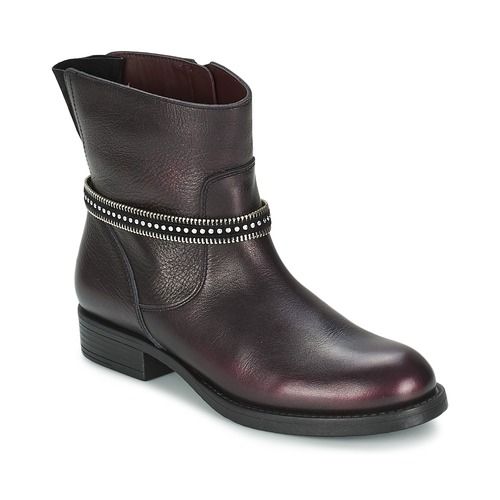 Stivaletti Unisa GEMA rossi per bambina e ragazza, stile trendy e comfort ottimale, ideali per outfit alla moda. Perfetti per ogni occasione, questi stivaletti assicurano stile e qualità per le piccole fashioniste.