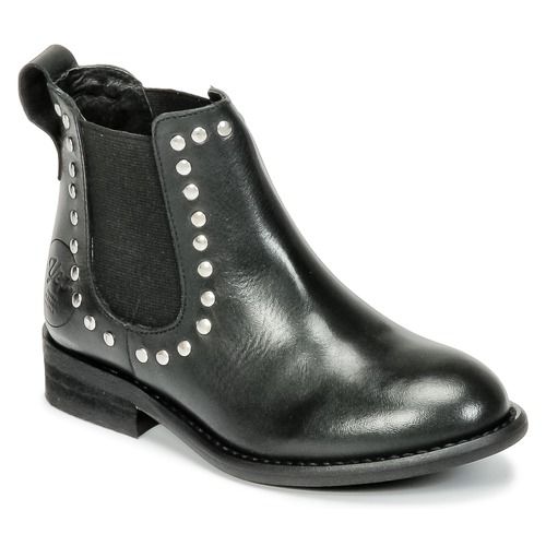 Stivaletti bambina ragazza Young Elegant People FOSTINET in color nero, eleganti e alla moda, ideali per ogni occasione. Perfetti per garantire comfort e stile, questi stivaletti sono un must-have nel guardaroba delle piccole fashioniste. Acquista ora e fai brillare il look della tua bambina con Young Elegant People!